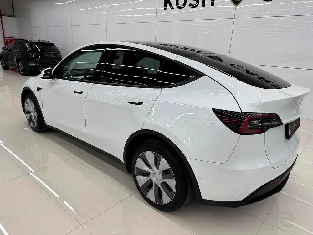 Tesla Model Y Long Range AWD 2022 GCC Specs - Image 8
