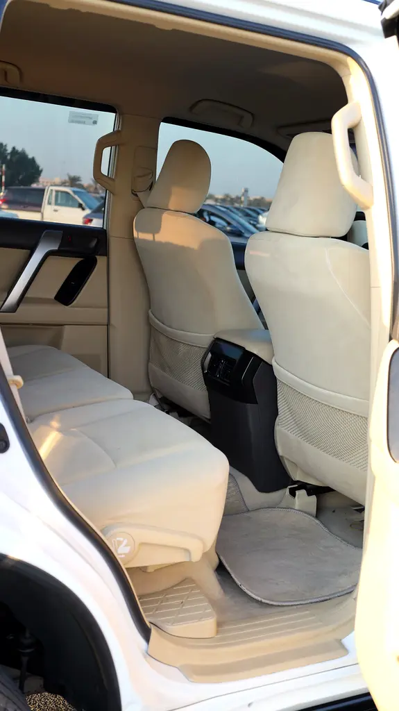TOYOTA LANDCRUISER PRADO - Image 12