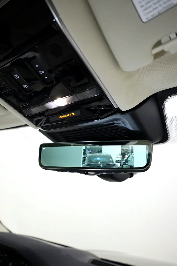 RANGE ROVER V8 LONG WHEEL BASE P530 7 SEATER - FULLY LOADED - Image 10