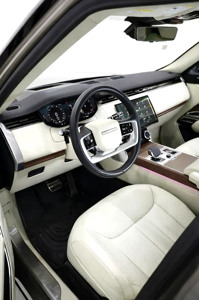 RANGE ROVER V8 LONG WHEEL BASE P530 7 SEATER - FULLY LOADED - Image 5