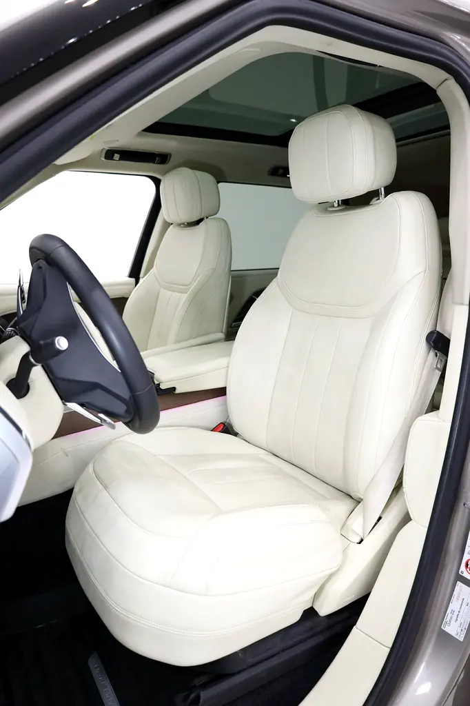 RANGE ROVER V8 LONG WHEEL BASE P530 7 SEATER - FULLY LOADED - Image 6