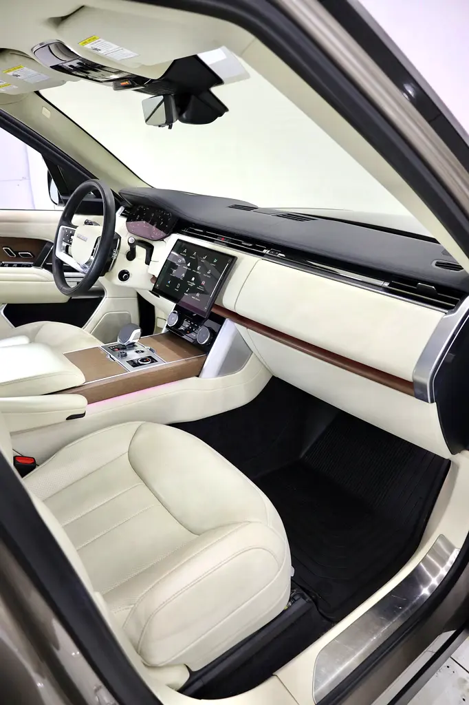 RANGE ROVER V8 LONG WHEEL BASE P530 7 SEATER - FULLY LOADED - Image 7