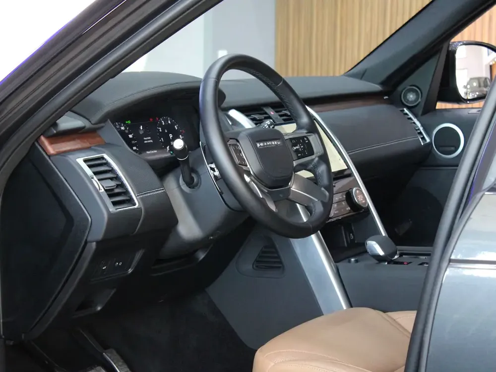 2024 - Land Rover Discovery P360 Dynamic HSE V6 with warranty - Image 10