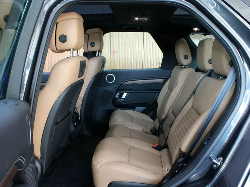 2024 - Land Rover Discovery P360 Dynamic HSE V6 with warranty - Image 13
