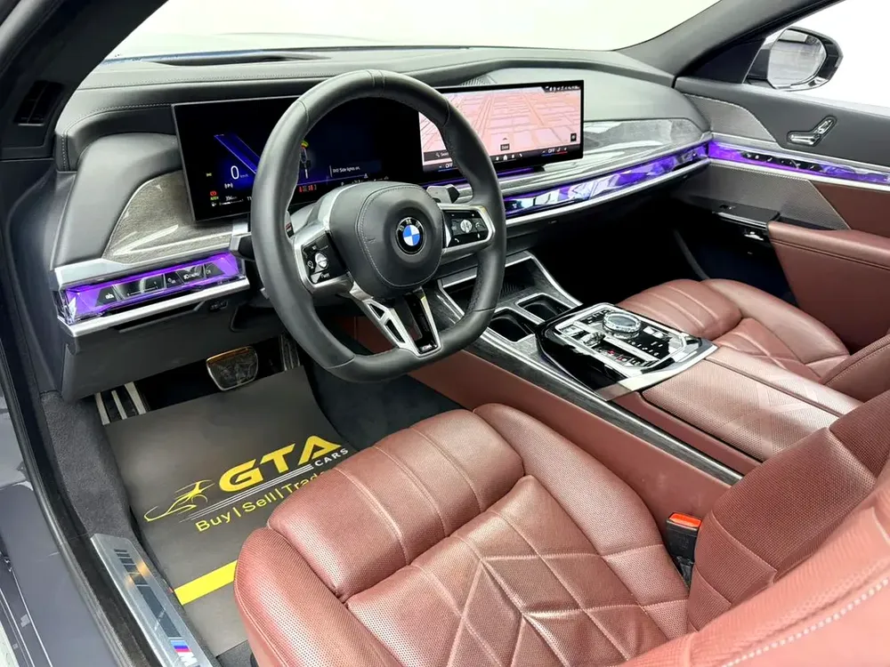 2023 BMW 735i, 2028 BMW Warranty + Service Pack, Full BMW Service History, Low Km, Fully Loaded, GCC - Image 10
