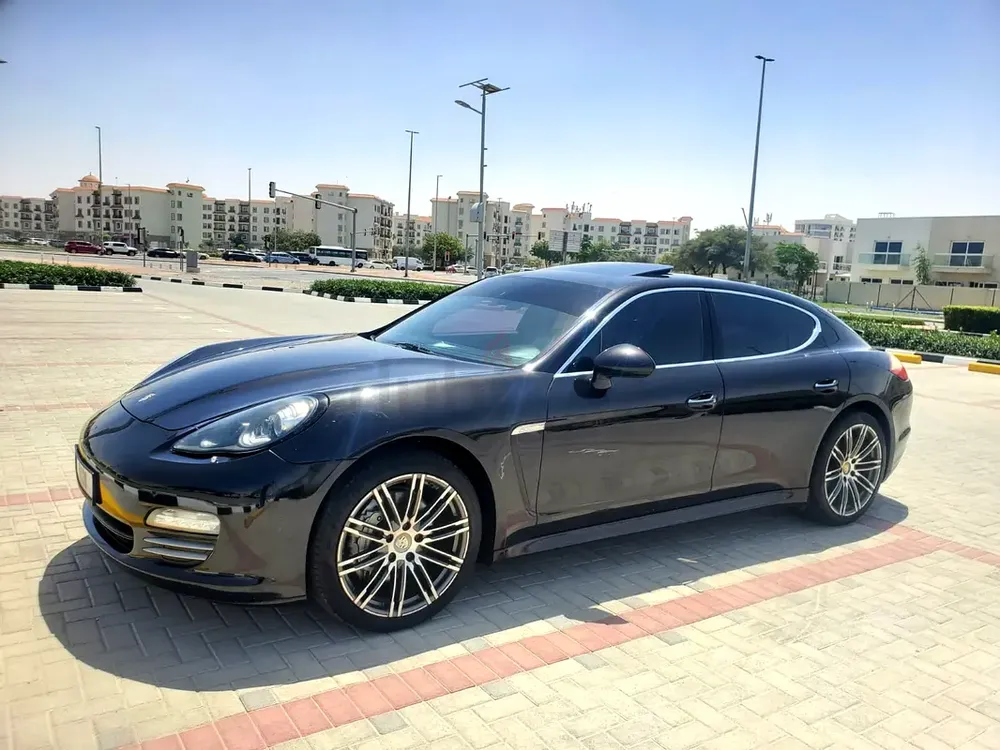 Porsche Panamera 4S 2012 | V8 4.8L | Sports Exhaust | GCC Specs - Image 4