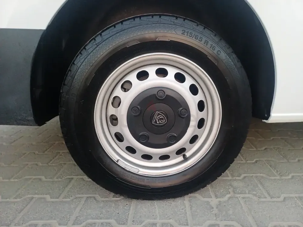 Peugeot Expert 2025 GCC Specs Brand New - Image 15