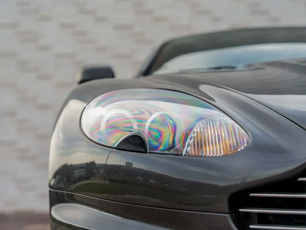 ASTON MARTIN DBS V12 | ULTRA LOW KM | SINGLE OWNER | FULL ASTON MARTIN SERVICE HISTORY - Image 4