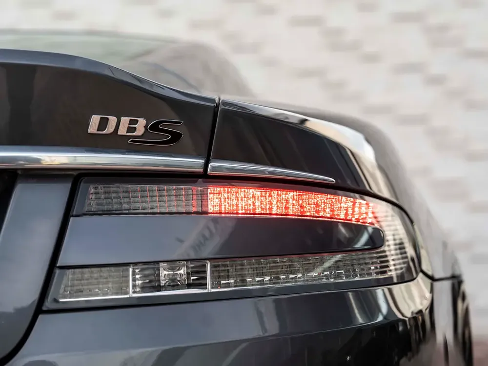 ASTON MARTIN DBS V12 | ULTRA LOW KM | SINGLE OWNER | FULL ASTON MARTIN SERVICE HISTORY - Image 7