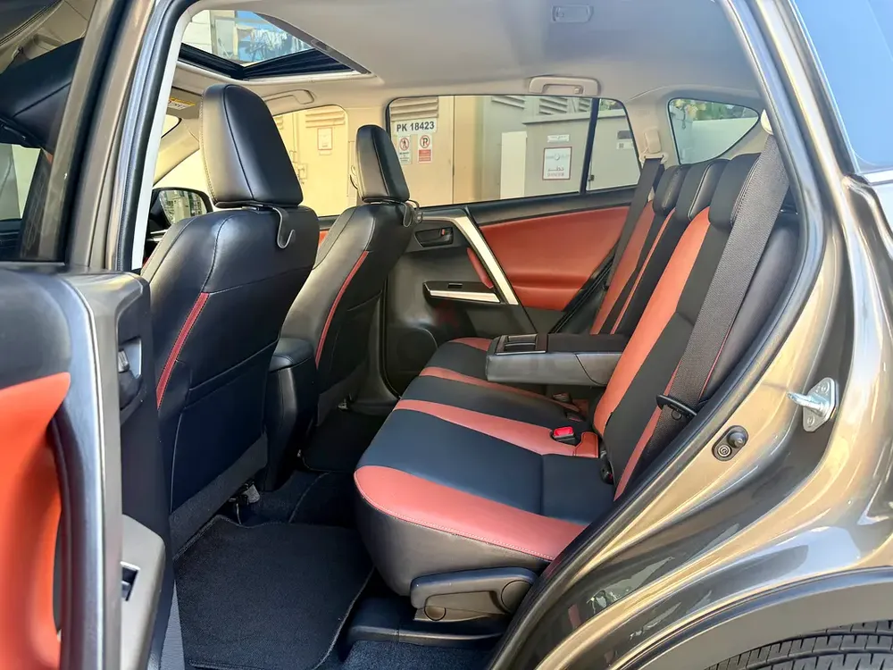 Toyota RAV4 VXR 2015 | GCC Specs | Full Option | Great Condition - Image 10
