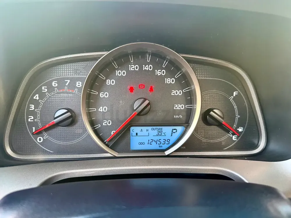 Toyota RAV4 VXR 2015 | GCC Specs | Full Option | Great Condition - Image 8