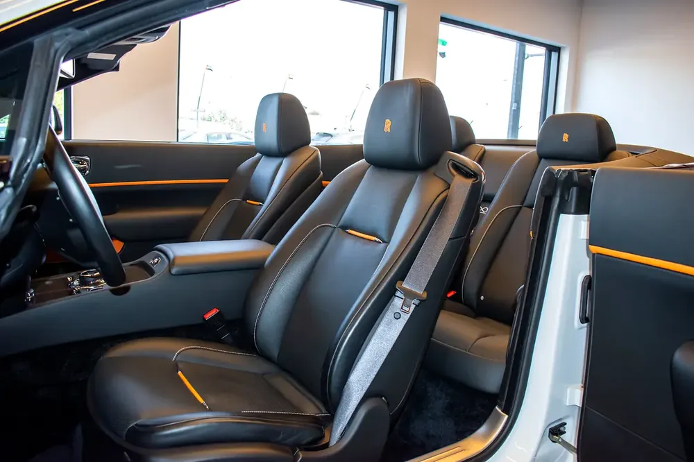 Rolls-Royce Dawn - Image 12