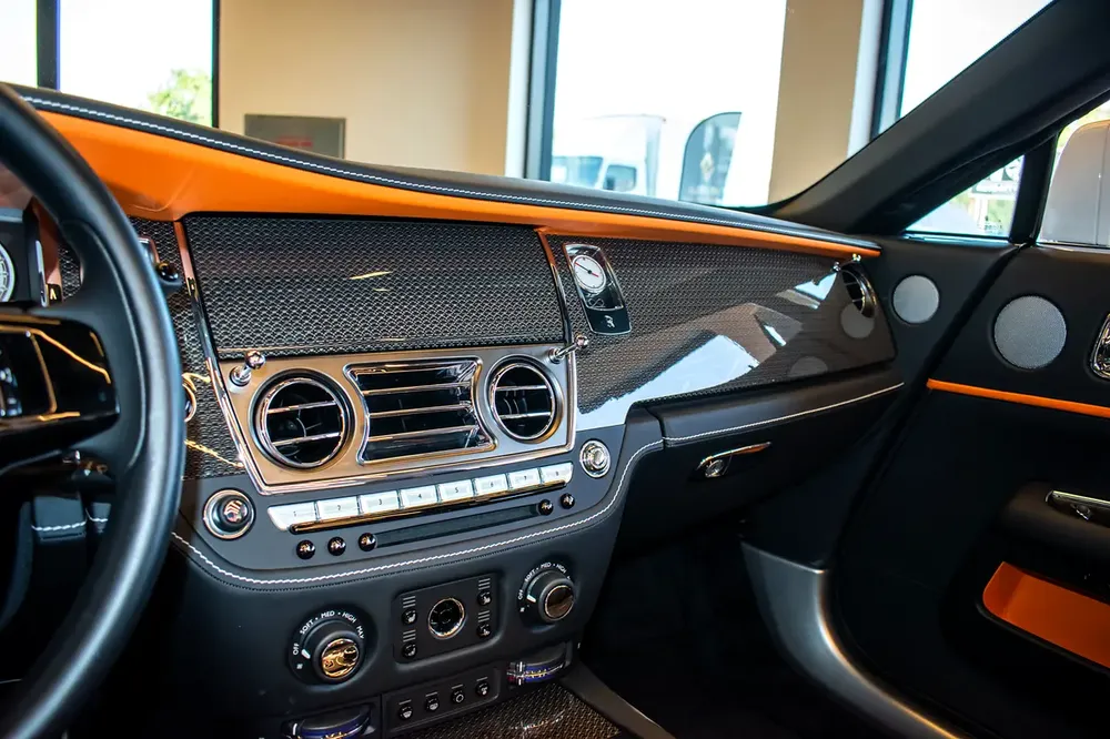 Rolls-Royce Dawn - Image 17