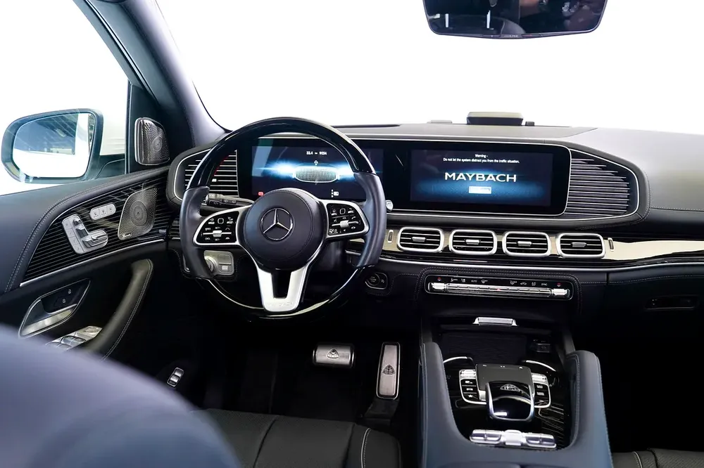 MAYBACH GLS 600 | LEG REST | REAR ENTERTAINMENT | BURMESTER AUDIO | WARRANTY AVAILABLE - Image 12