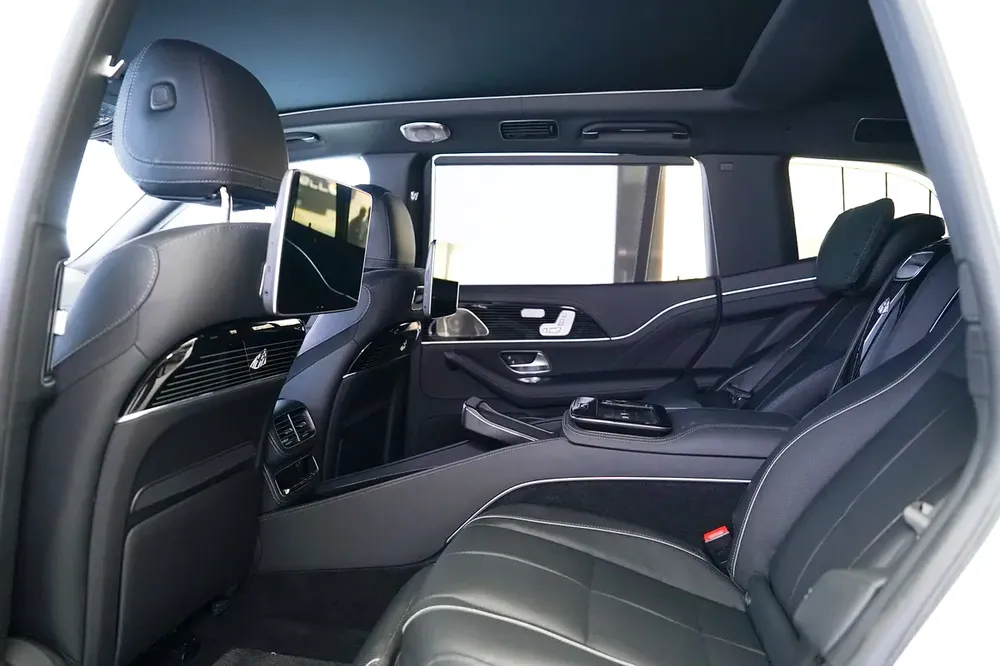 MAYBACH GLS 600 | LEG REST | REAR ENTERTAINMENT | BURMESTER AUDIO | WARRANTY AVAILABLE - Image 9