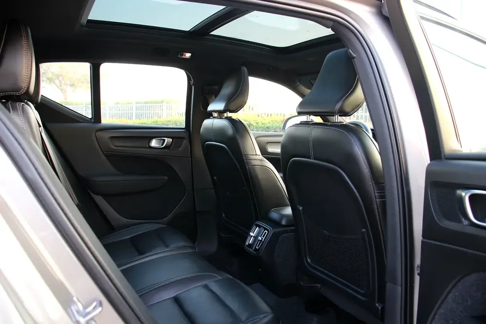 Volvo XC40 R-design 2022, Free service from agency till 105kms! Perfect condition! - Image 11