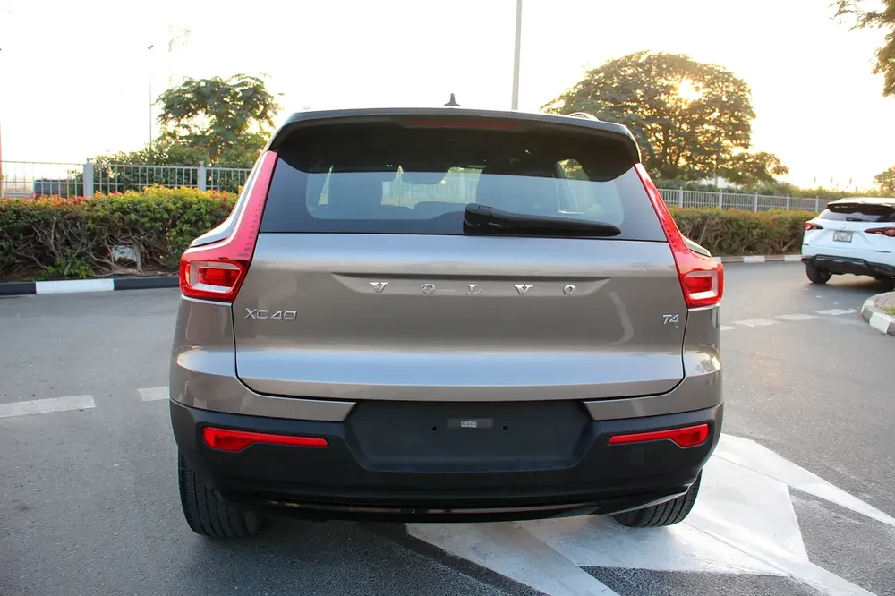 Volvo XC40 R-design 2022, Free service from agency till 105kms! Perfect condition! - Image 4