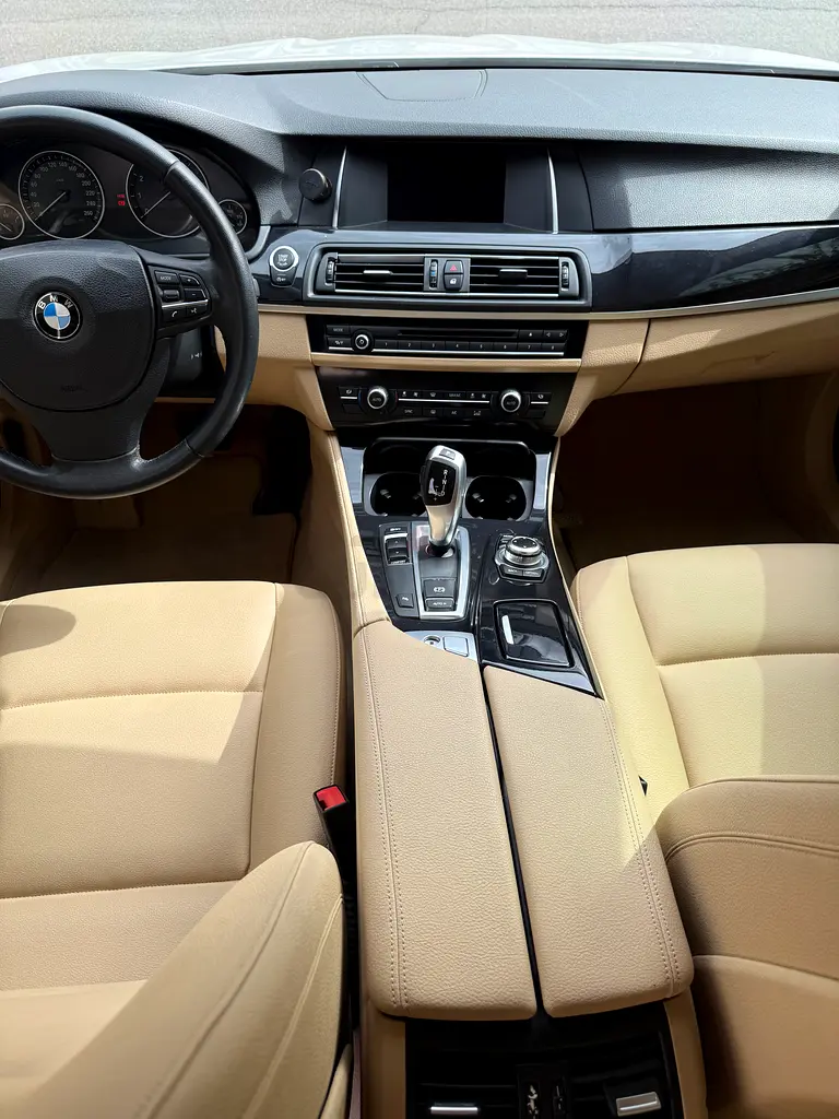 IMMACULATE CONDITIONS 2015 BMW 528 - Image 9