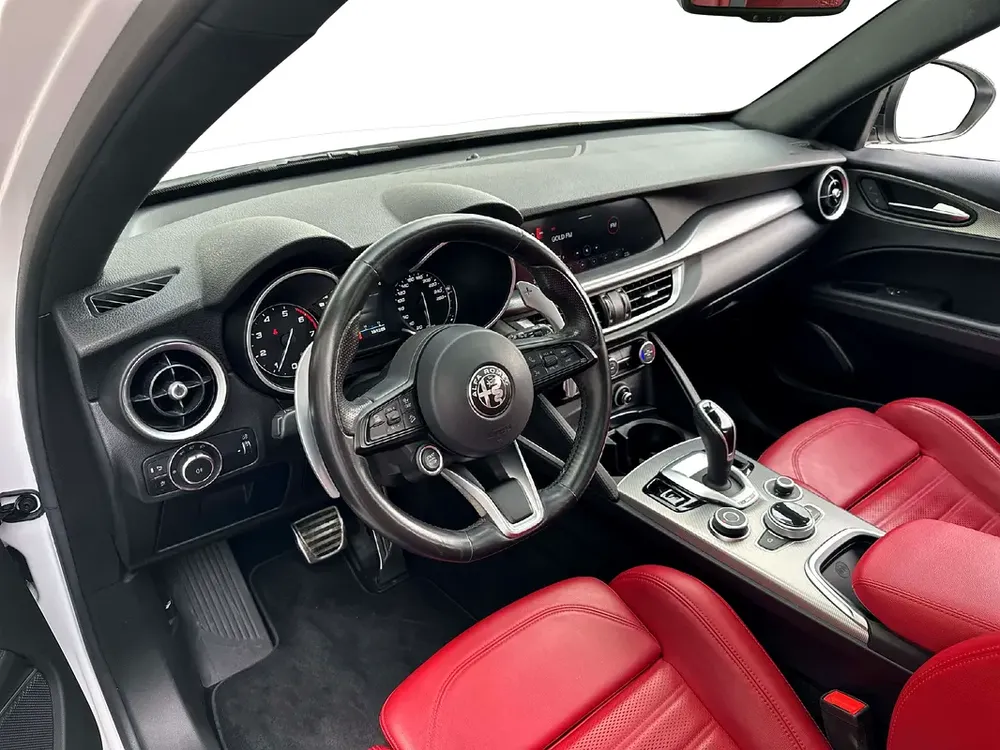 1,839/pm | Veloce | Gargash Warranty and Service till 2028 or 120k kms - Image 6