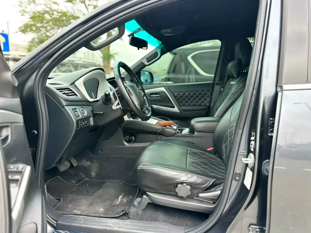 Mitsubishi Montero Sport Signature Edition 2022 - GCC Specs - Image 9