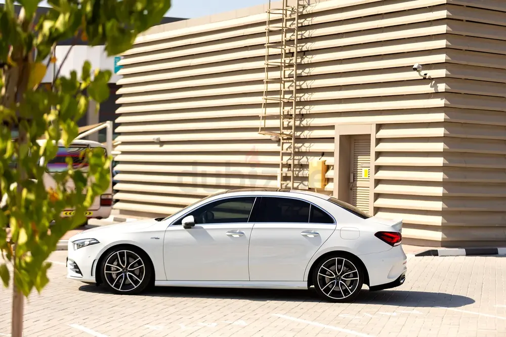 2021 Mercedes-Benz A-Class A 35 AMG - GCC Specs - Agency Maintained - Image 4
