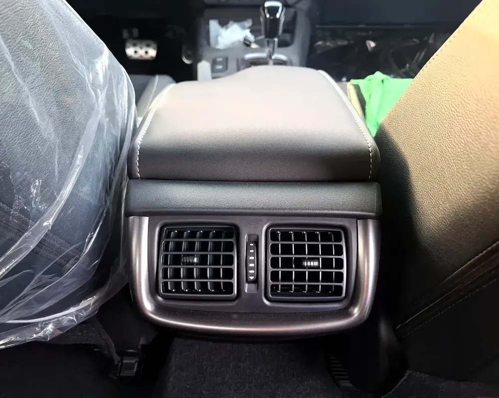 Toyota Hilux GR Sport 4.0L 2025 AT DC White Petrol (Export Only) - Image 11