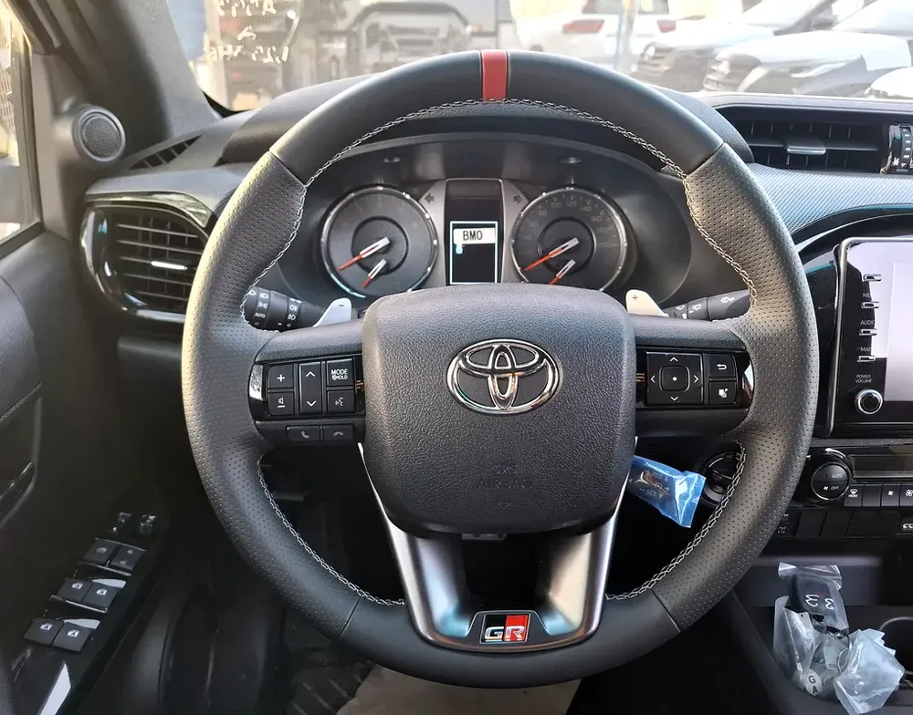 Toyota Hilux GR Sport 4.0L 2025 AT DC White Petrol (Export Only) - Image 13