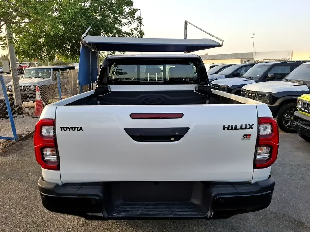 Toyota Hilux GR Sport 4.0L 2025 AT DC White Petrol (Export Only) - Image 4