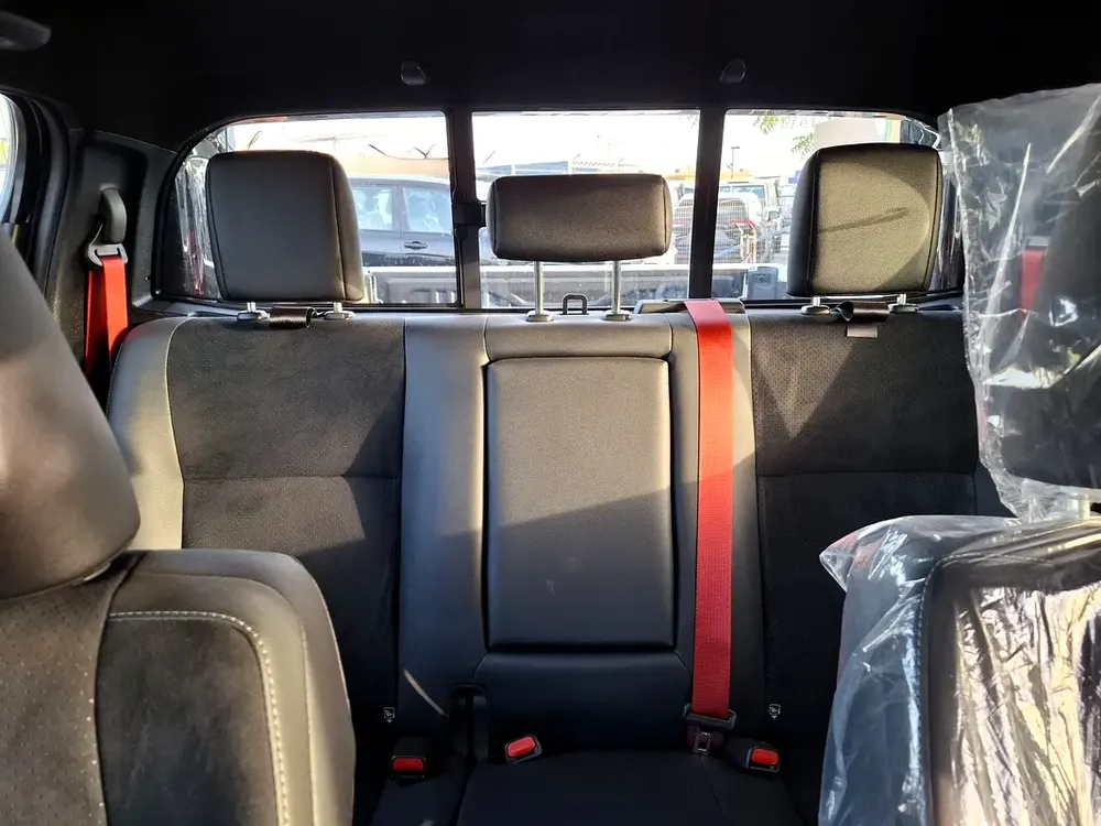 Toyota Hilux GR Sport 4.0L 2025 AT DC White Petrol (Export Only) - Image 9