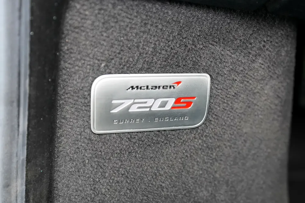 WARRANTY AUG 2026 | GCC | MATT CARBON INTERIOR | CARBON EXTERIOR | 720S - Image 9
