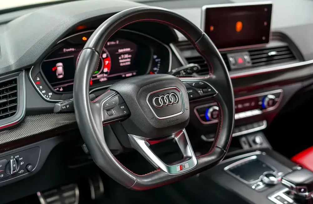 Aed 1,695/Month | Audi SQ5 quattro 2018 - GCC | Original Paint | Warranty - Image 9