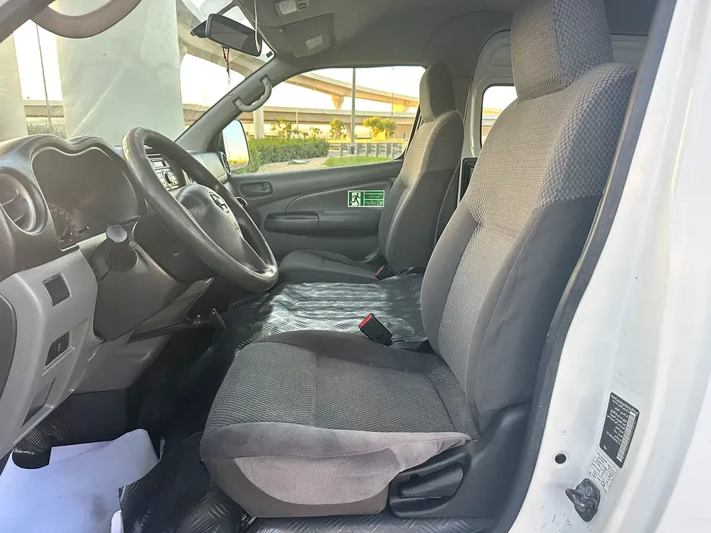 URBAN 2019 GCC NV 350 HIGH ROOF 14 SETAR GOOD CONDITION - Image 4