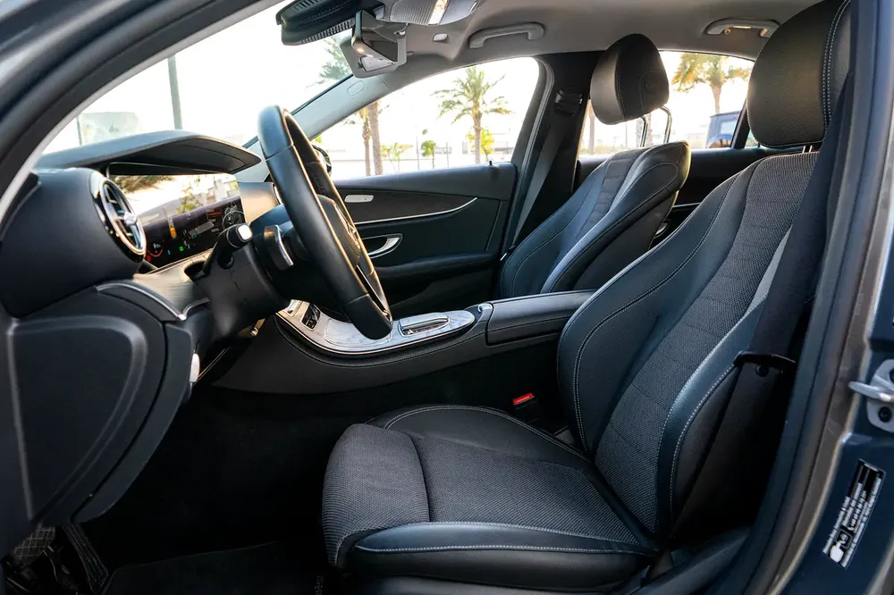 Mercedes E-200, Clean Title, Like Brand New, Directly From Owner! - Image 10