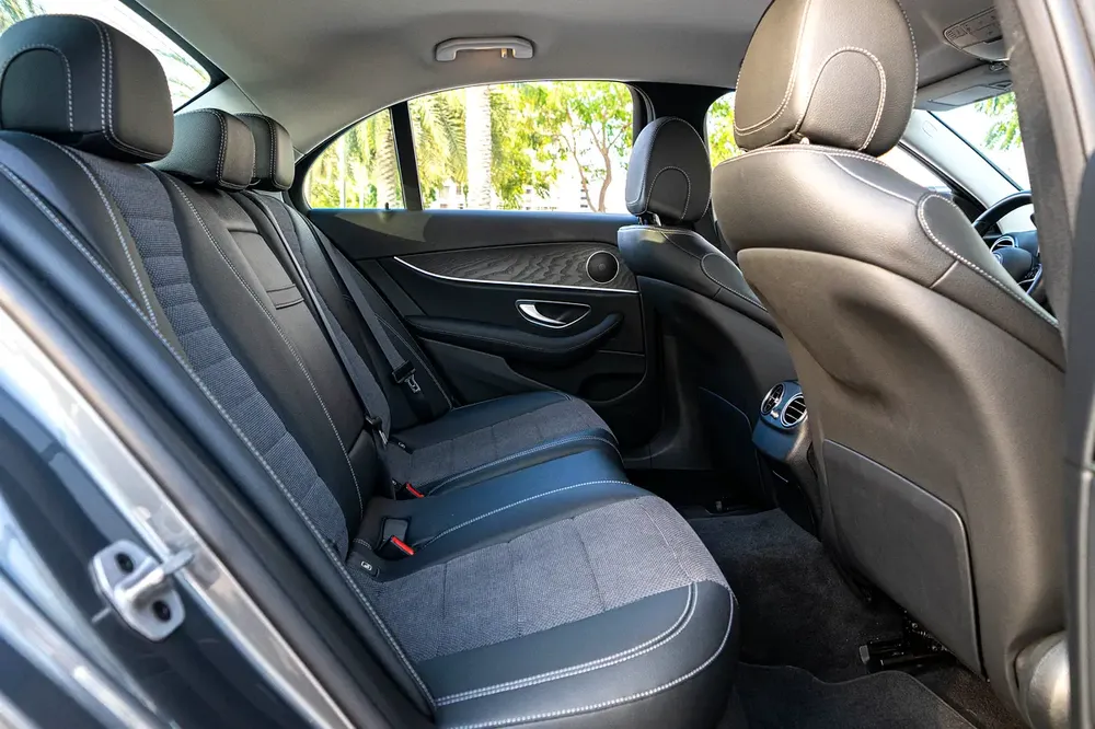 Mercedes E-200, Clean Title, Like Brand New, Directly From Owner! - Image 11