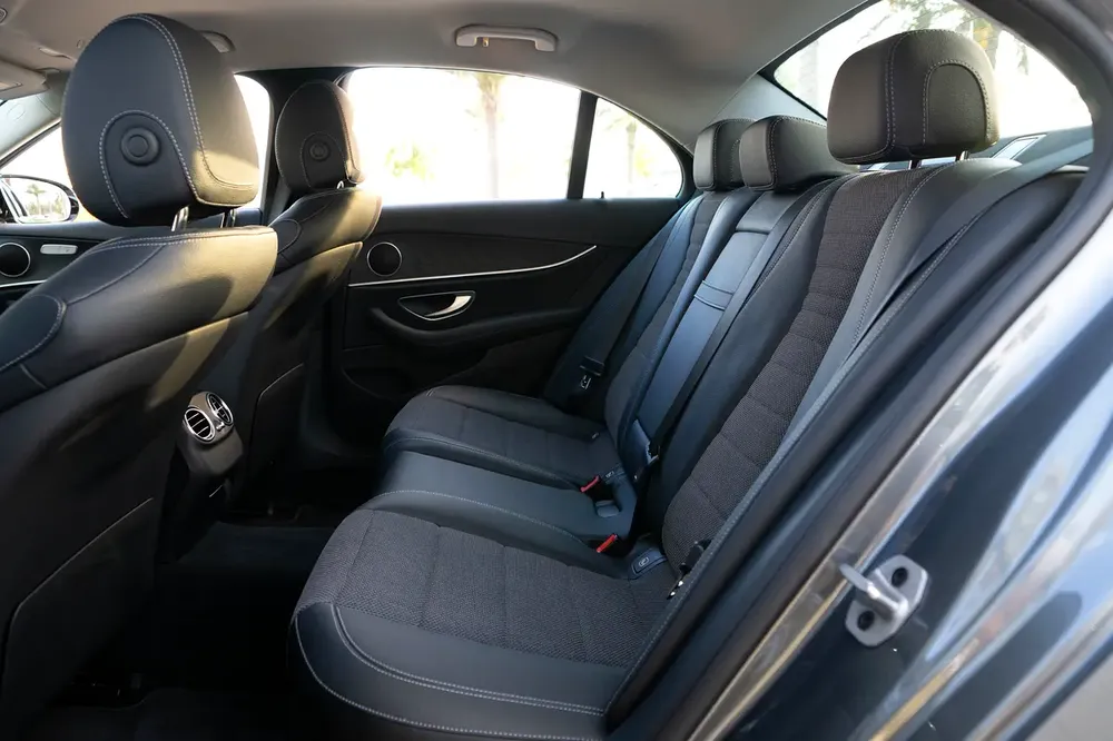 Mercedes E-200, Clean Title, Like Brand New, Directly From Owner! - Image 13
