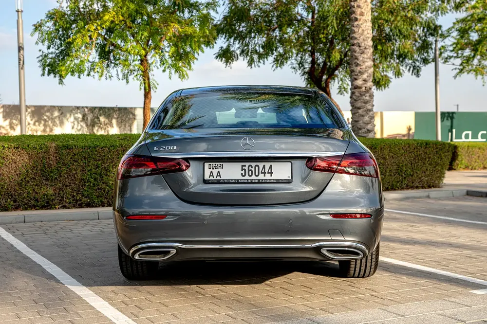 Mercedes E-200, Clean Title, Like Brand New, Directly From Owner! - Image 4