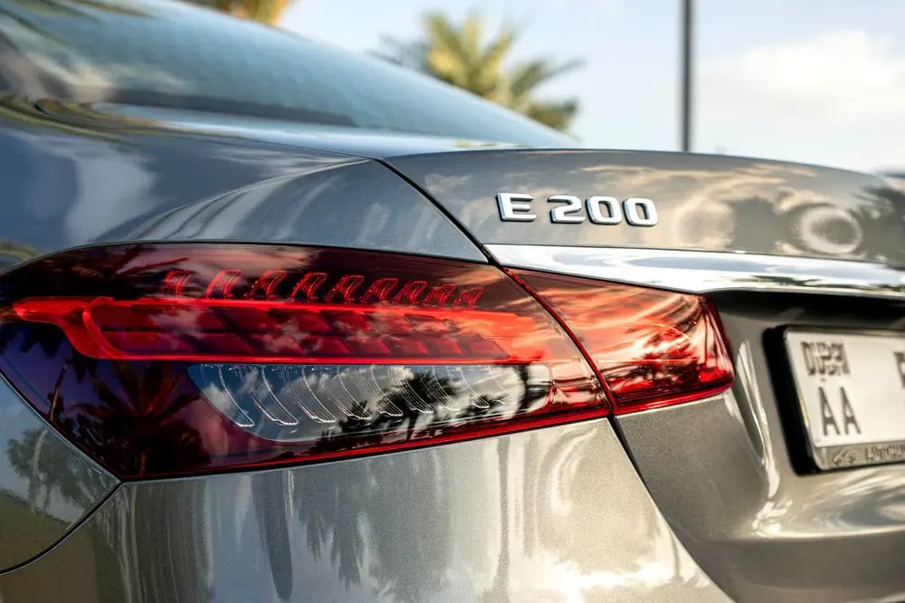 Mercedes E-200, Clean Title, Like Brand New, Directly From Owner! - Image 5