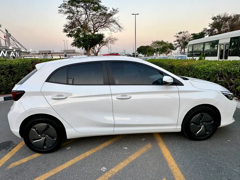 560/- AED EMI 2025 MG MG3 Comfort - GCC Specs - Like Brand New! - Image 9