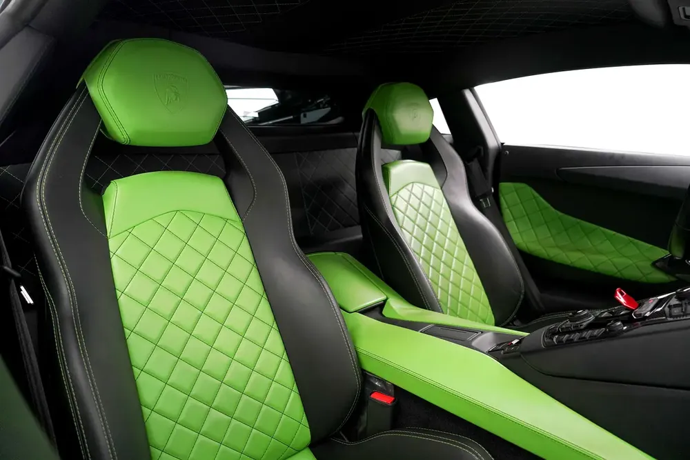 2018 LAMBORGHINI AVENTADOR S / GCC / V12 /  CARBON FIBER - Image 13