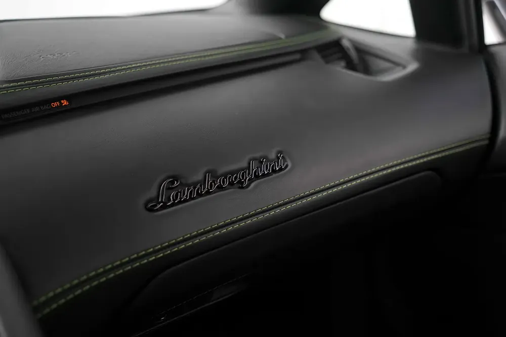 2018 LAMBORGHINI AVENTADOR S / GCC / V12 /  CARBON FIBER - Image 15