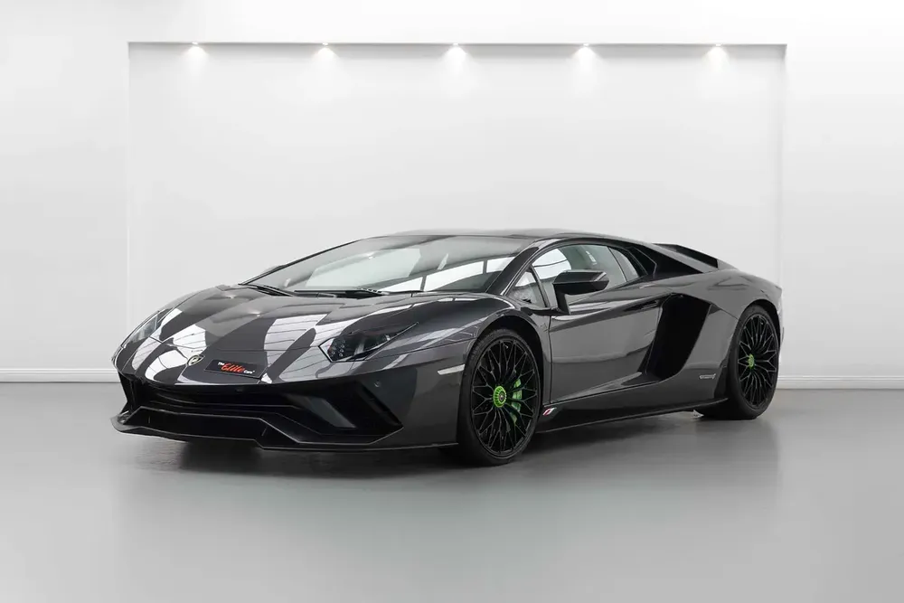 2018 LAMBORGHINI AVENTADOR S / GCC / V12 /  CARBON FIBER - Image 7