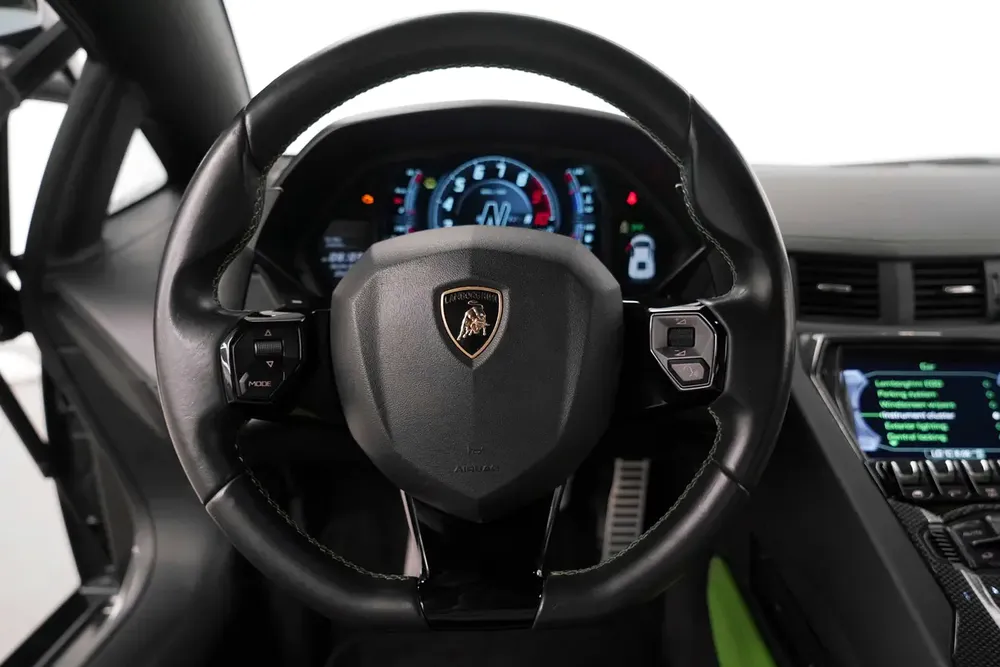 2018 LAMBORGHINI AVENTADOR S / GCC / V12 /  CARBON FIBER - Image 9