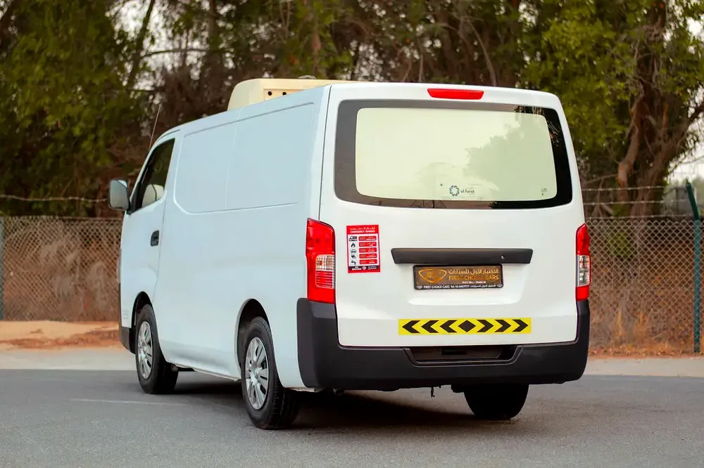 Standard Roof Chiller Van | Manual | GCC Specs | Ref#N32515 - Image 4
