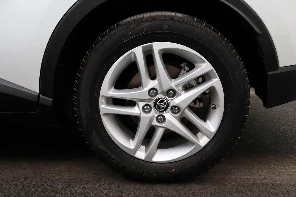 CH-R 5 DR 4X2 H 1.8L CVT VX RA*2 YEARS FREE SERVICING* - Image 19