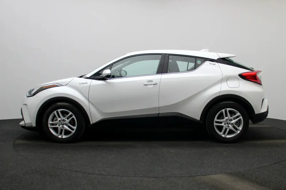 CH-R 5 DR 4X2 H 1.8L CVT VX RA*2 YEARS FREE SERVICING* - Image 6