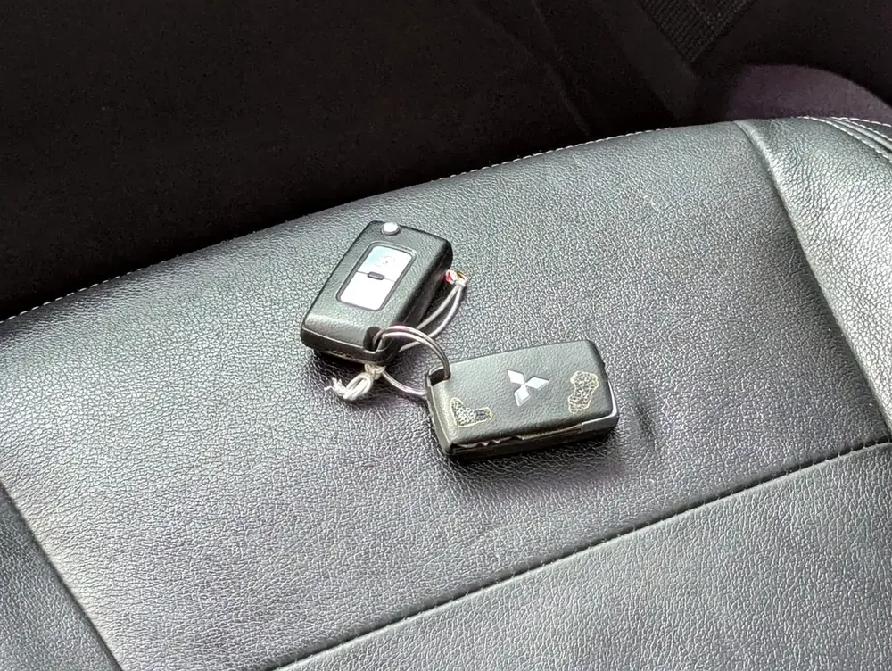 MITSUBISHI PAJERO 2017 GLS TOP FULL OPTION V6 3.8L IN EXCELLENT CONDITION - Image 8