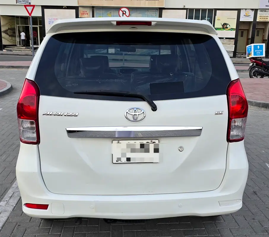 Toyota Avanza SE 2015 - GCC Specs - Well Maintained - Image 4