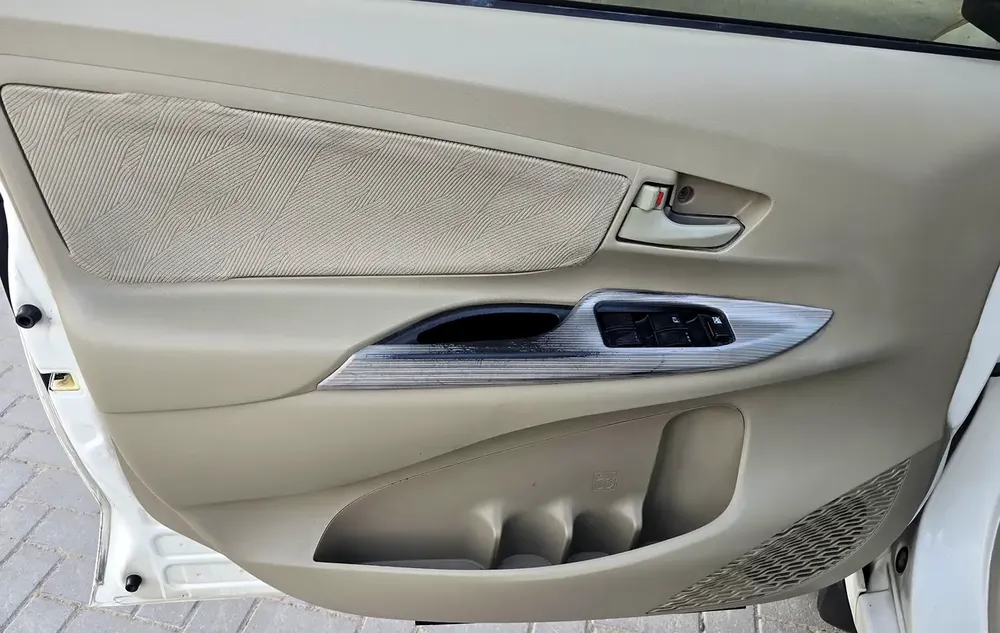 Toyota Avanza SE 2015 - GCC Specs - Well Maintained - Image 7