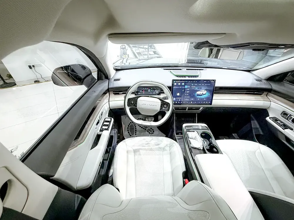 AED 1,330 // 20%DP // 2025 Jetour Dashing // *FREE*: Insurance; Registration; Tinting; Salik Tag - Image 9
