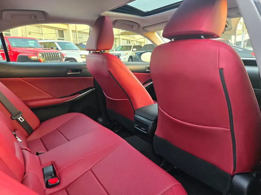 Lexus IS300 2020 Model Excellent Condition - Image 12